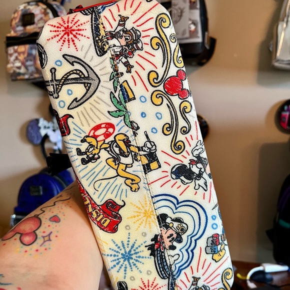 SOLD Disney Dooney & Bourke Cruise Line Sketch Tassel Tote - Picture 4 of 8